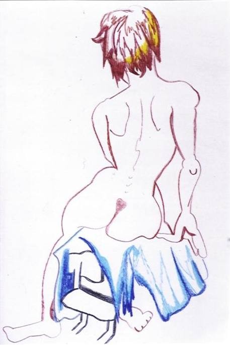femme de dos assise sur un tabouret et un tissu bleu